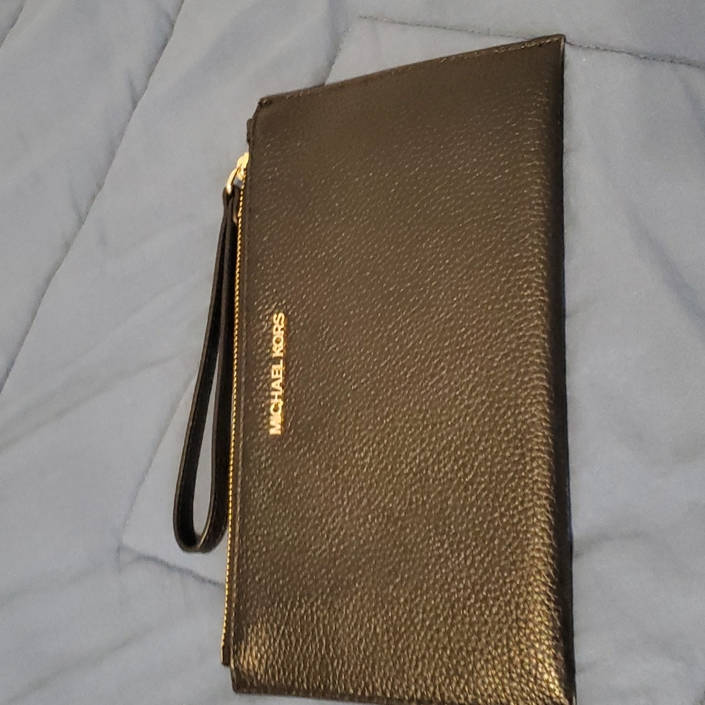 Michael kors clutch wallet